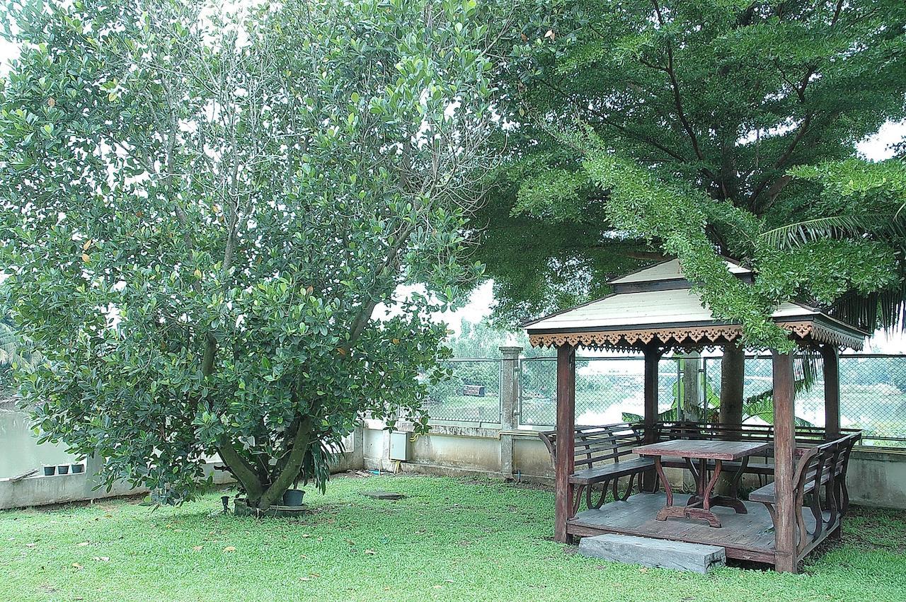 Thararin Villa Ban Doem Bang Exterior photo