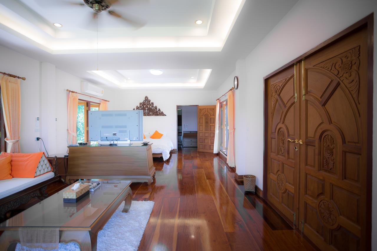 Thararin Villa Ban Doem Bang Room photo