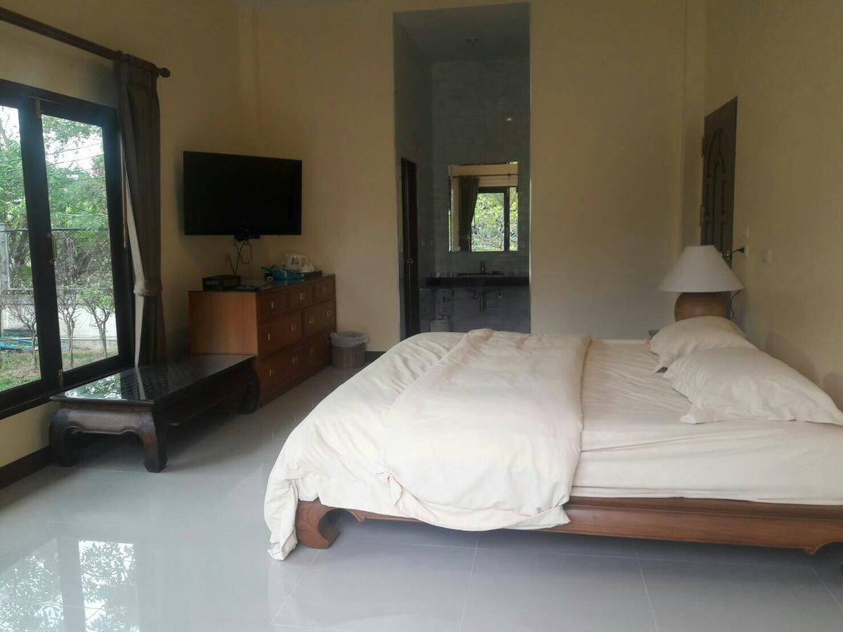 Thararin Villa Ban Doem Bang Exterior photo