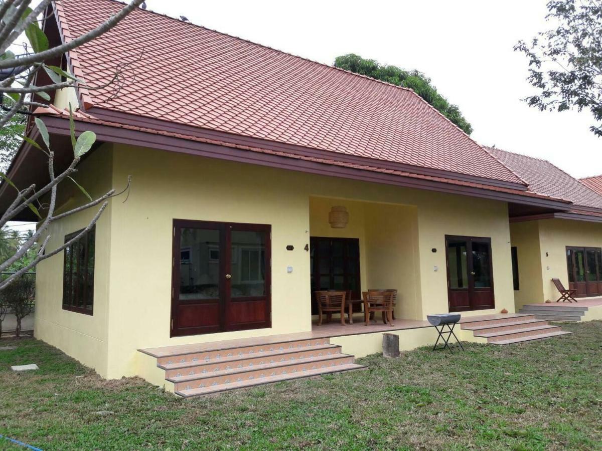 Thararin Villa Ban Doem Bang Exterior photo